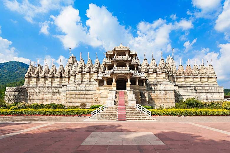 रणकपुर में रणकपुर जैन मंदिर - Hindu Temples in Rajasthan